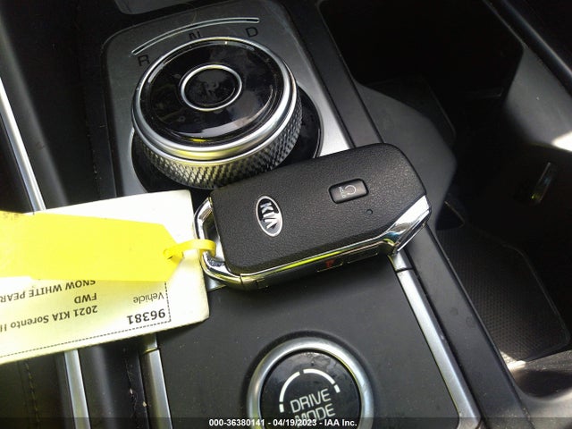 2021 Kia Sorento, VIN: KNDRG4LG7M5041298