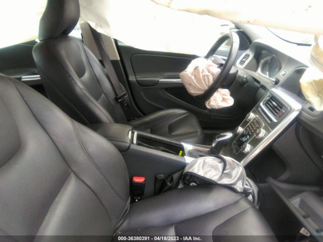 YV126MFK6G2408003 Volvo S60 T5 Drive-e Premier