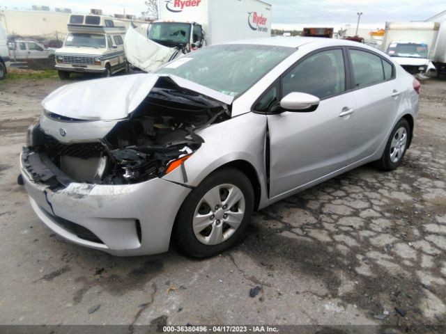 3KPFK4A75JE192807 KIA FORTE LX
