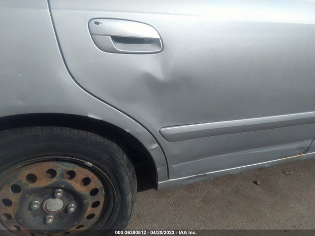 2002 HYUNDAI ELANTRA GLS VIN: KMHDN45D82U409778
