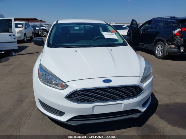 Ford FOCUS S 2017 1FADP3E27HL300515 Image 6