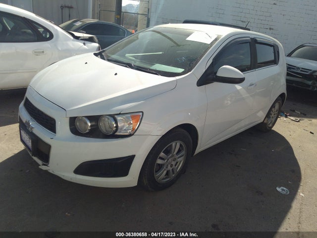 Chevrolet SONIC LT 2015 1G1JC6SH6F4197770 Image 2