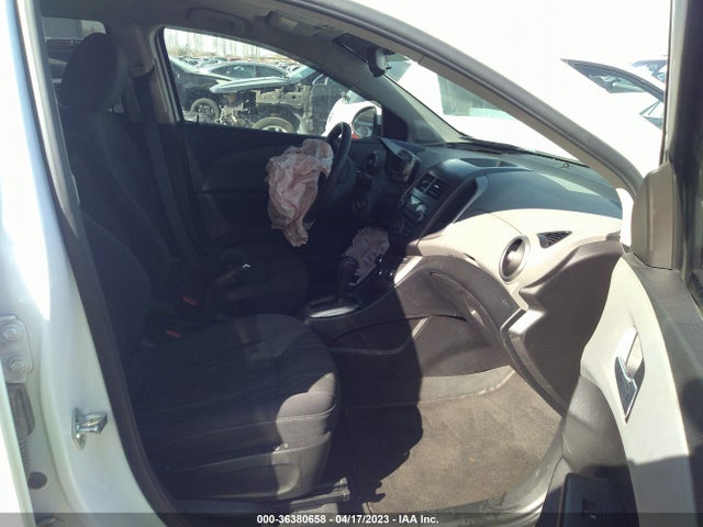 Chevrolet SONIC LT 2015 1G1JC6SH6F4197770 Image 5