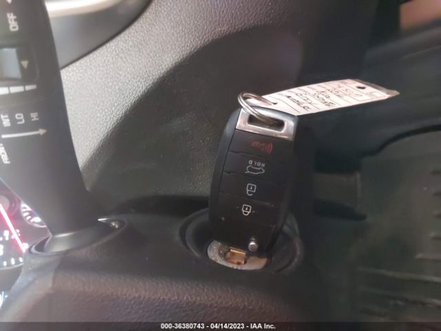 5XYPGDA57GG175510 KIA SORENTO LX