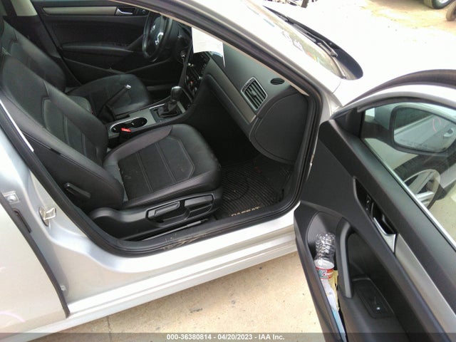 1VWBV7A33FC087084 Volkswagen Passat 2.0l Tdi Se W/sunroof