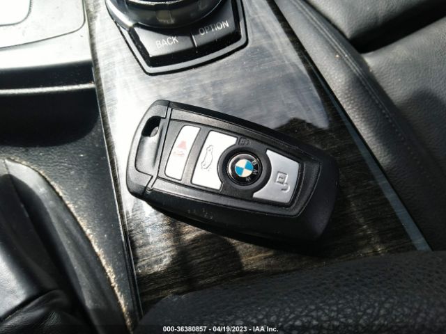 WBA8E1G59GNT35960 BMW 3 Series 320i