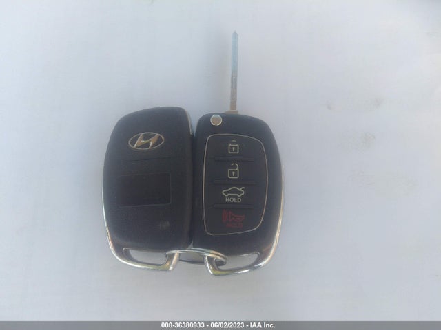 2015 HYUNDAI SONATA 2.4L SE VIN: 5NPE24AF9FH191200