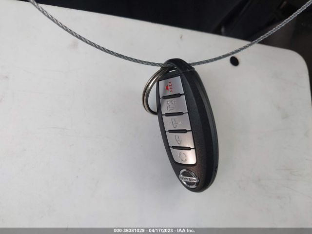 5N1AT2MT1JC823561 Nissan ROGUE SV
