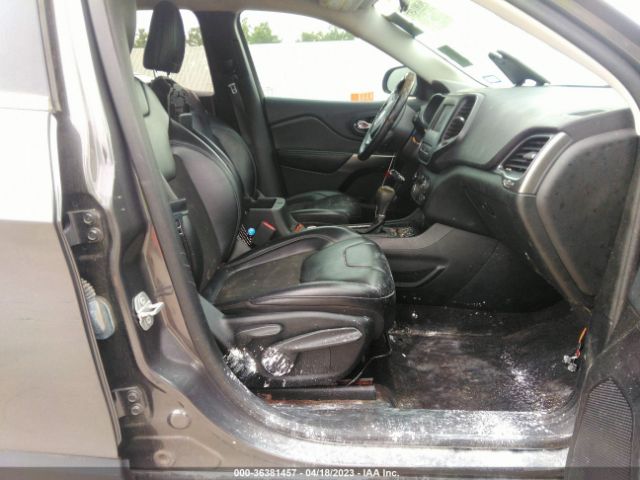 1C4PJLLB9KD165096 Jeep Cherokee Latitude Plus