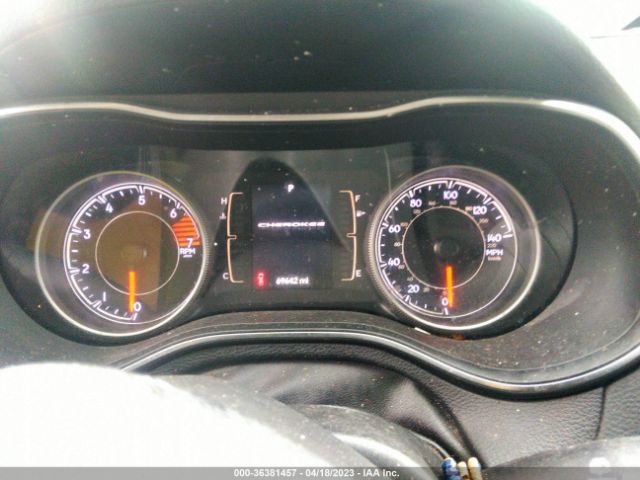 1C4PJLLB9KD165096 Jeep Cherokee Latitude Plus