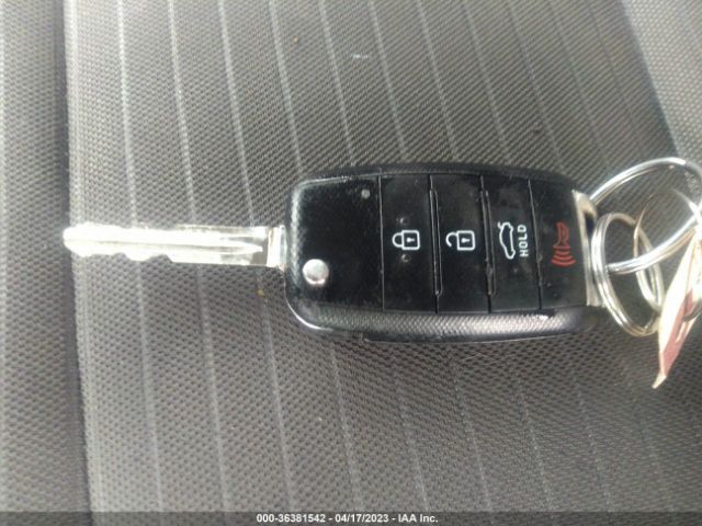 3KPFL4A71HE127587 KIA FORTE LX
