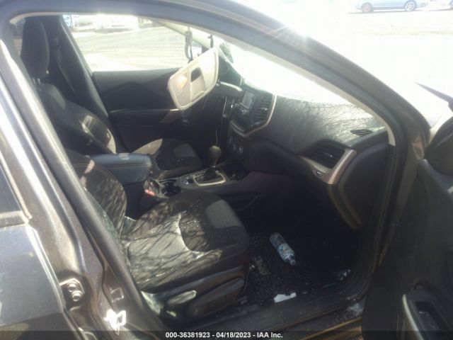 1C4PJLCB6JD543213 Jeep Cherokee Latitude