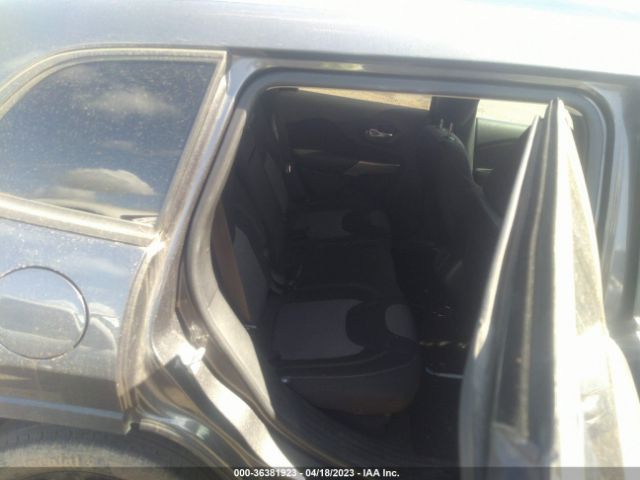 1C4PJLCB6JD543213 Jeep Cherokee Latitude