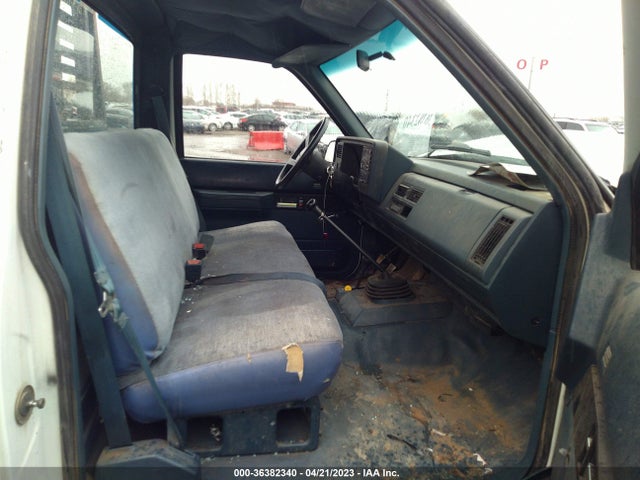 1990 CHEVROLET GMT-400 K2500 VIN: 1GCGK24K9LE167383