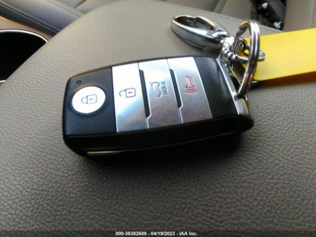 5XYPHDA58JG387885 KIA Sorento Ex V6