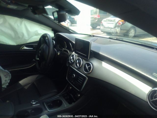 2016 MERCEDES-BENZ CLA WDDSJ4EB4GN372869 Photo 4