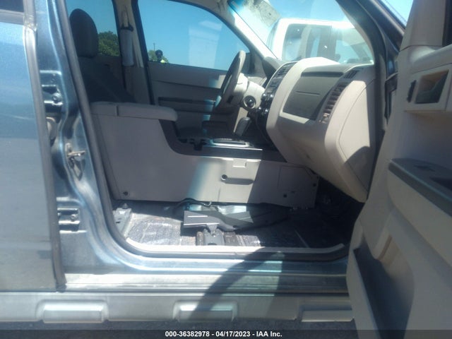 2011 FORD ESCAPE XLS VIN: 1FMCU0C76BKA07337
