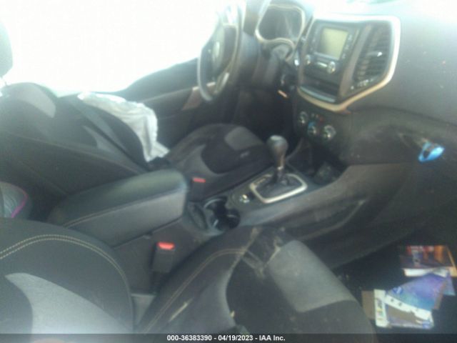 1C4PJLAB6HW653311 Jeep Cherokee Sport