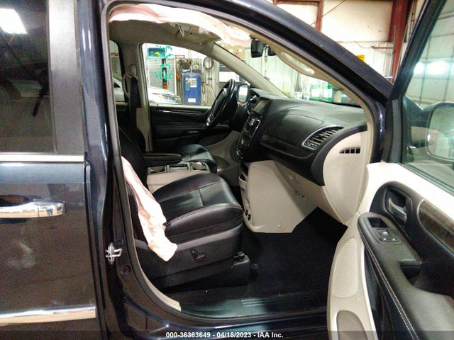 2C4RC1CG5ER455677 Chrysler Town & Country Touring-l