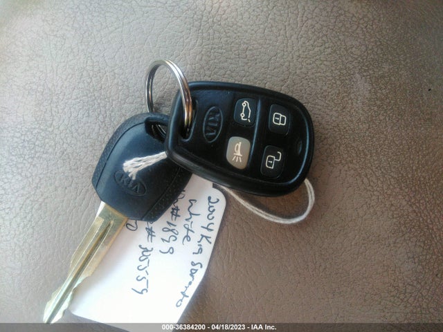 2004 KIA SORENTO LX/EX VIN: KNDJD733445271899