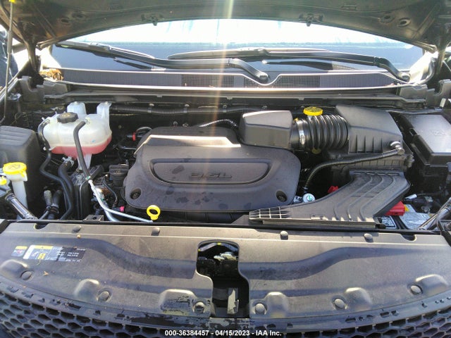 2C4RC1CG2NR211520 Chrysler Voyager Lx