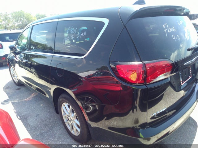 2C4RC1CG2NR211520 Chrysler Voyager Lx