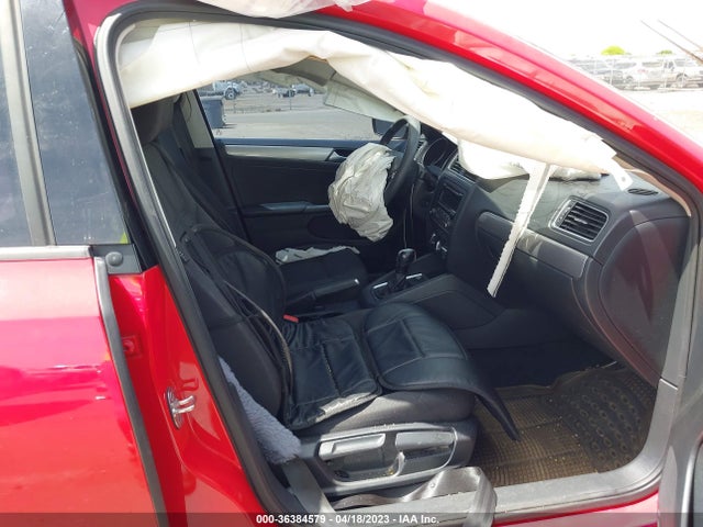 3VWD17AJ2FM355592 Volkswagen Jetta Sedan 1.8t Se