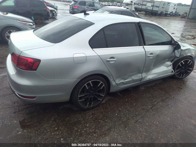 3VW4T7AJ8EM399329 Volkswagen Jetta Sedan Gli