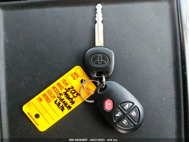 Toyota SIENNA LE 2015 5TDJK3DC8FS094333 Image 3