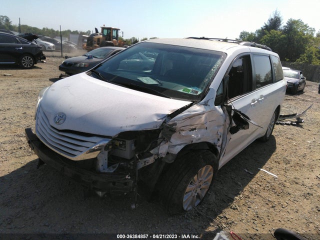 Toyota SIENNA LE 2015 5TDJK3DC8FS094333 Image 2