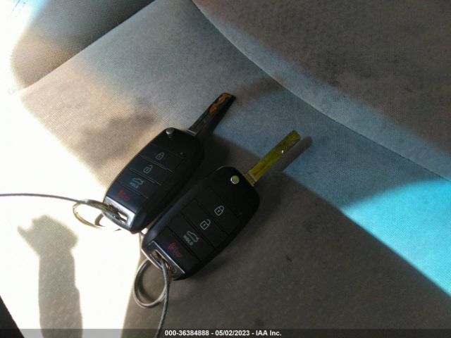 5XXGM4A71FG353070 KIA Optima Lx