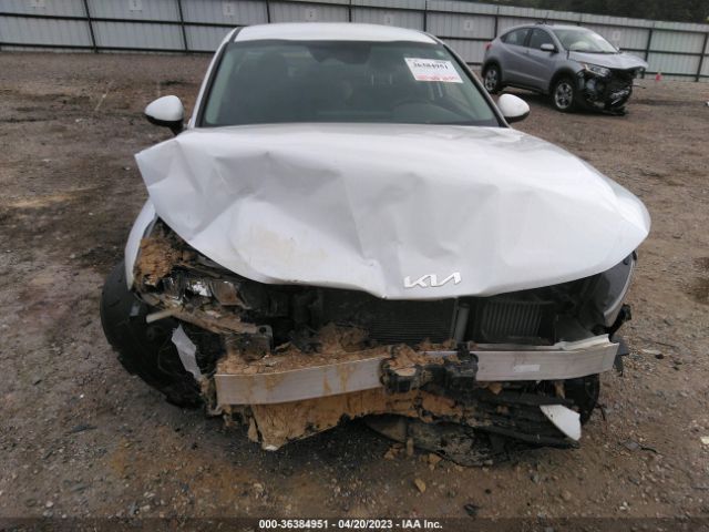 5XXG14J21NG116168 KIA K5 LXS