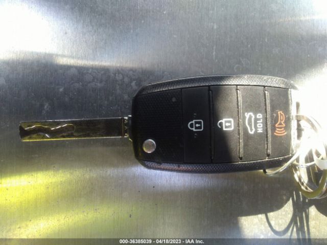 5XXGT4L35HG158511 KIA Optima Lx