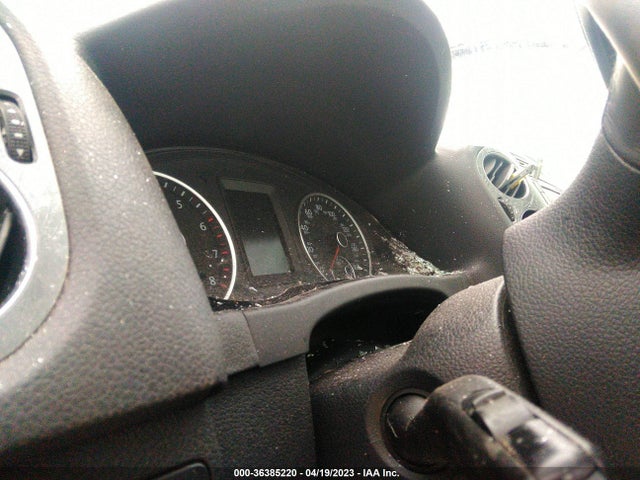 WVGBV7AX8GW522117 Volkswagen TIGUAN S