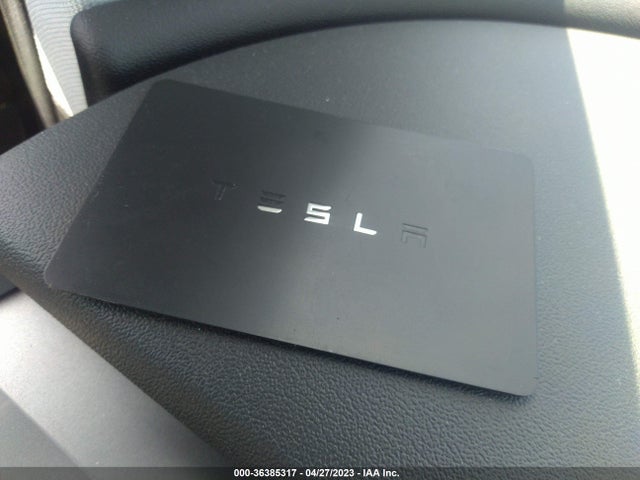 Tesla Model Y Long Range 2020 5YJYGDEE7LF047140 Image 3