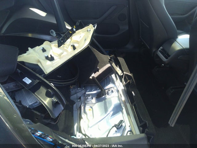 Tesla Model Y Long Range 2020 5YJYGDEE7LF047140 Image 10