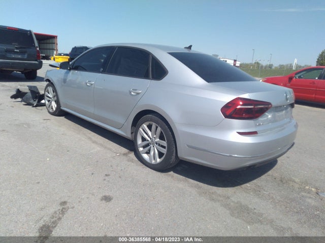 1VWLA7A35KC008752 Volkswagen Passat 2.0t Wolfsburg Edition