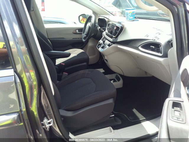 2C4RC1CG3NR223725 Chrysler Voyager Lx