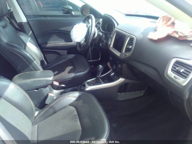Jeep Compass Latitude 2018 3C4NJCBB3JT212883 Image 5