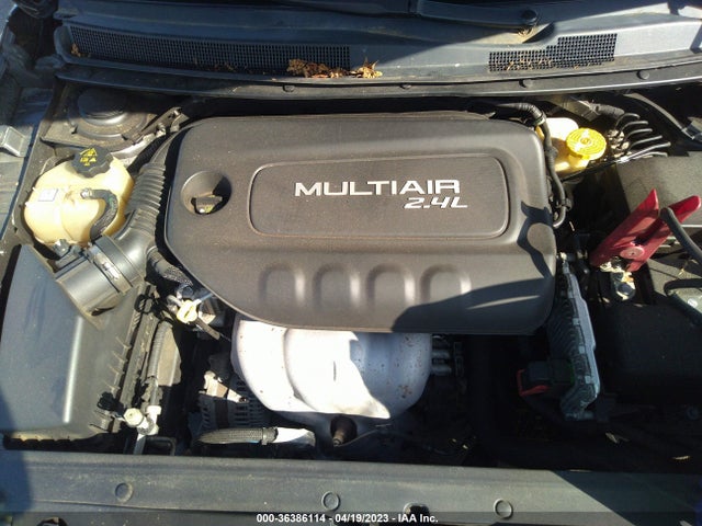 1C3CCCAB0FN675613 Chrysler 200 Limited
