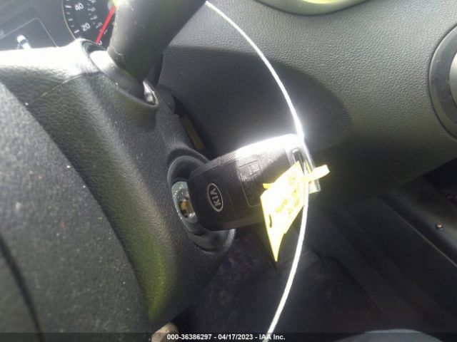 5XYPG4A32HG216514 KIA SORENTO LX