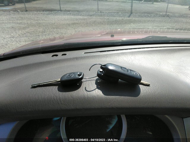 2005 TOYOTA HIGHLANDER LIMITED VIN: JTEEP21A450085402