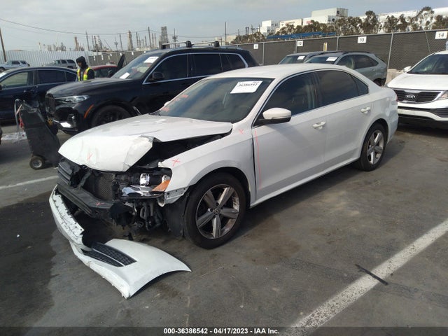 1VWBT7A30EC049266 Volkswagen PASSAT SE