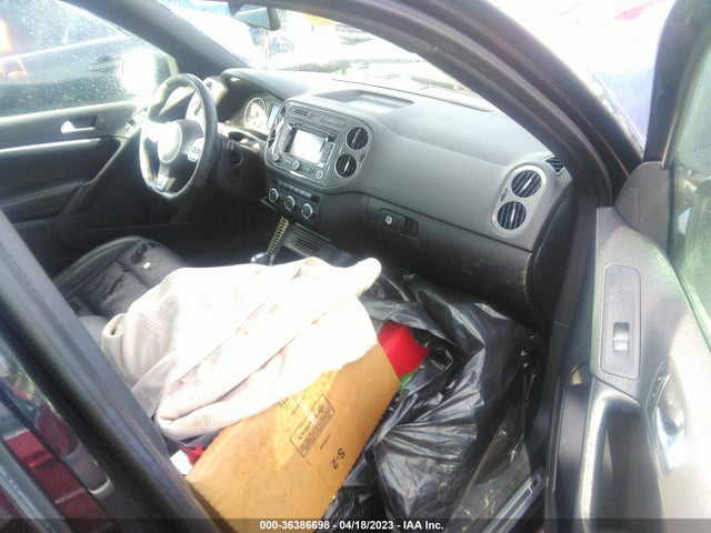 WVGBV3AX1EW011242 Volkswagen Tiguan R-line