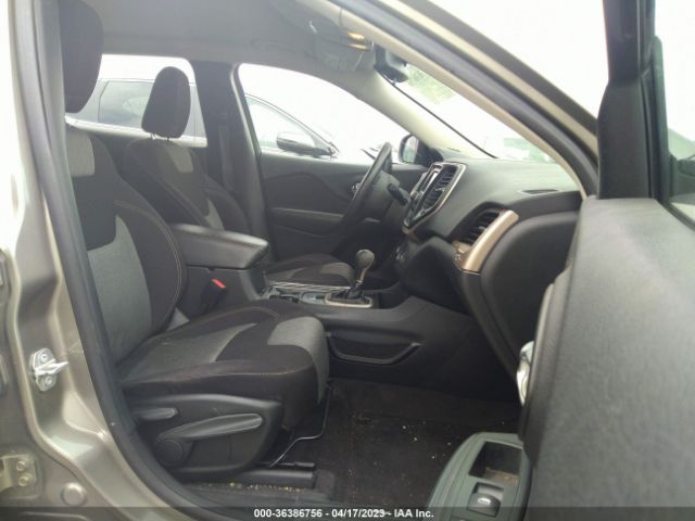 1C4PJLAB7GW259993 Jeep Cherokee Sport