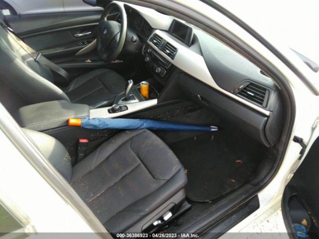 WBA8E5G36HNU44979 BMW 3 Series 320i Xdrive