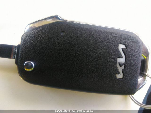 3KPF24ADXPE571137 KIA Forte Lxs