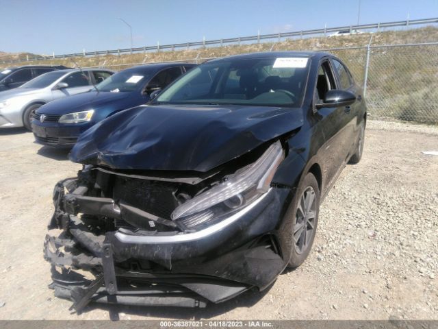 3KPF24ADXPE571137 KIA Forte Lxs