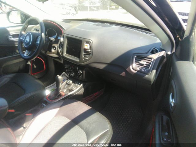 3C4NJDDBXKT767043 Jeep Compass Trailhawk