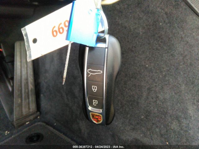 WP0AJ2A72PL100148 Porsche Panamera